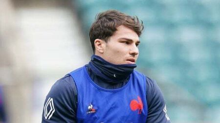 France captain Dupont meeting training goals, to see surgeon on Monday