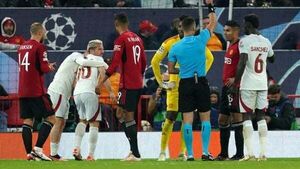 Man Utd’s poor form continues with damaging loss to Galatasaray
