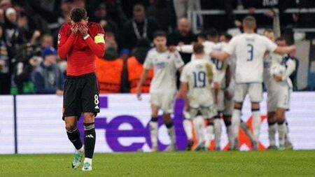 Man Utd throw away lead twice after Rashford red in damaging Copenhagen defeat