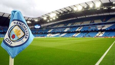 Manchester City acknowledge risk of charges after posting record £712m revenue