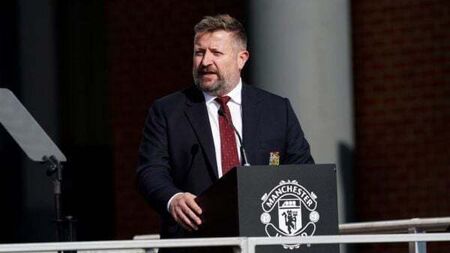 Richard Arnold steps down as Manchester United chief executive