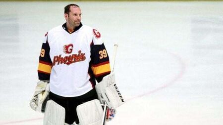 Ex-Chelsea keeper Petr Cech joins Belfast Giants as ‘temporary emergency cover’