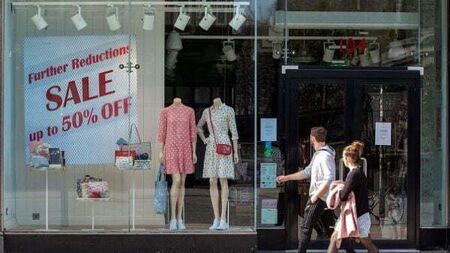 Consumer sentiment edges up for second successive month