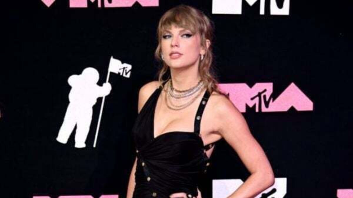 NFL star Travis Kelce shares details of how he first connected with Taylor Swift