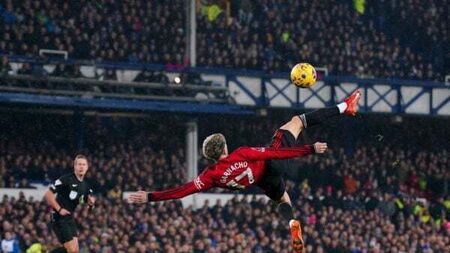 Stunning Garnacho goal inspires Man United to win over Everton