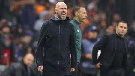 Manchester United throw away two-goal lead in Galatasaray Champions League draw