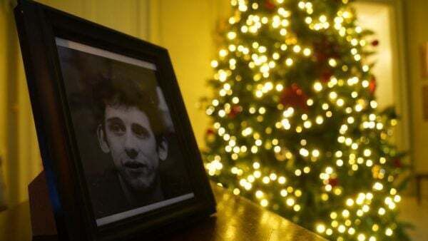 Shane MacGowan: Efforts redoubled for Fairytale Of New York to top charts