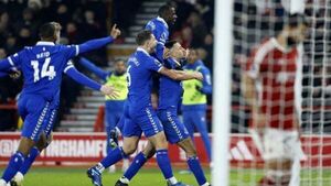 Dwight McNeil fires Everton to morale-boosting win at Nottingham Forest