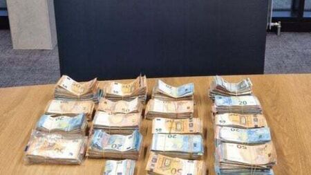 Two people arrested as gardaí seize €180,000 in cash in Dublin