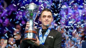 Ronnie O’Sullivan makes history by beating Ding Junhui in UK Championship final Ronnie O’Sullivan makes history by beating Ding Junhui in UK Championship final
