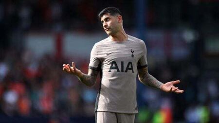 Ange Postecoglou has not had discipline talk with Cristian Romero after red card