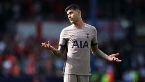 Ange Postecoglou has not had discipline talk with Cristian Romero after red card