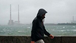 Storm Elin: Weather warnings in place for gale force winds