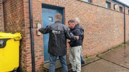 Suspected key Kinahan gangster extradited to UK