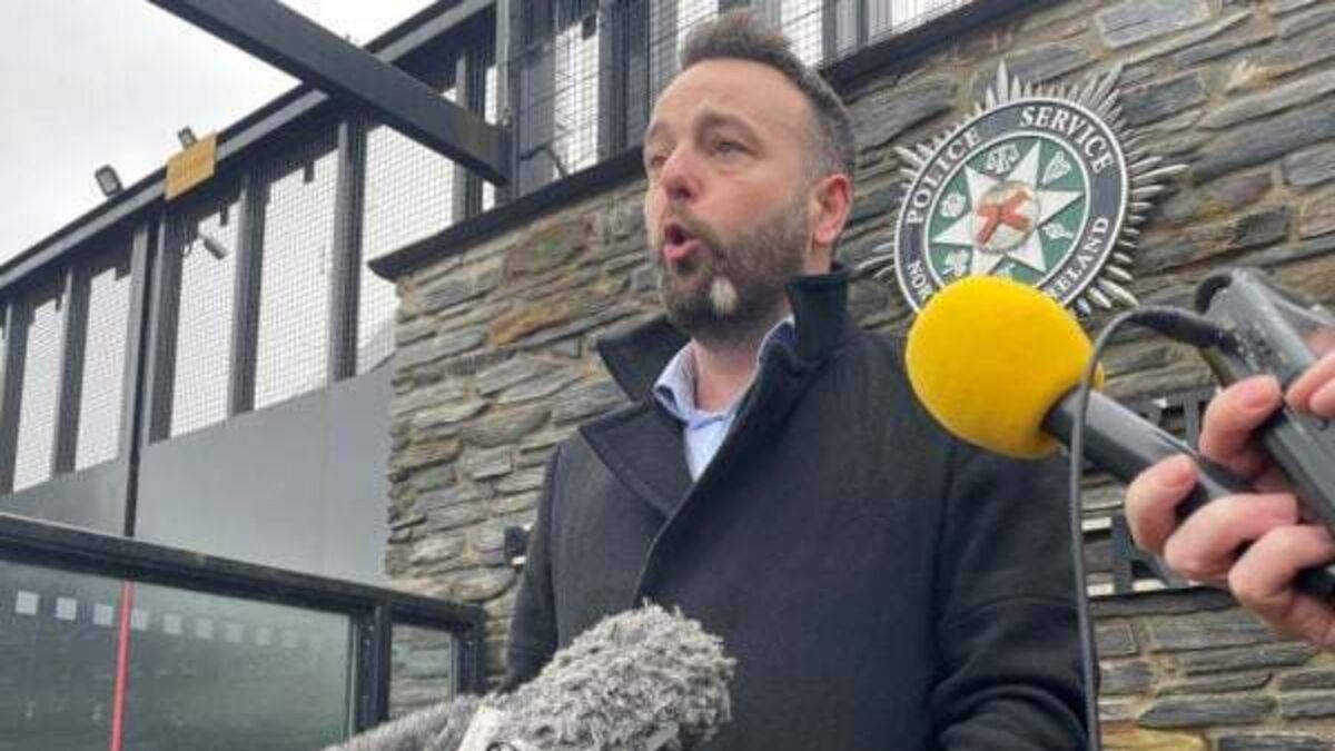 Eastwood hopes for deal to resurrect Stormont before Christmas