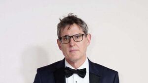 Louis Theroux shaves off eyebrows amid battle with alopecia