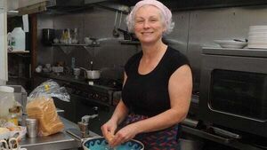 Roscommon woman spreading festive cheer with free Christmas dinners today Roscommon woman spreading festive cheer with free Christmas dinners today