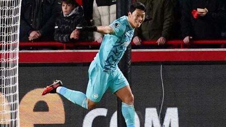 Hwang Hee-chan’s brace helps Wolves to thumping win at Brentford