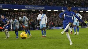 Super-sub Noni Madueke nets late penalty as Chelsea edge win over Crystal Palace Super-sub Noni Madueke nets late penalty as Chelsea edge win over Crystal Palace