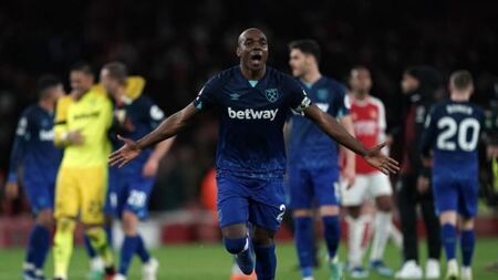 Arsenal lose to West Ham and miss chance to return to Premier League summit