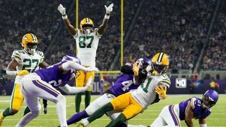Green Bay Packers take control of race for final wildcard berth