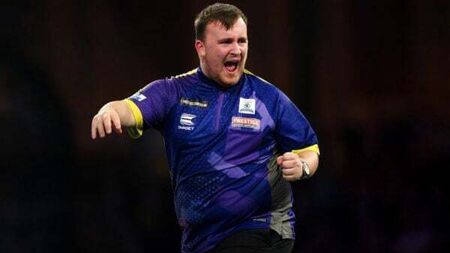 Sixteen-year-old Luke Littler storms into World Championship semi-finals