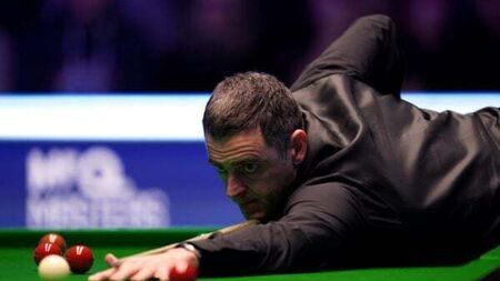 Ronnie O’Sullivan to treat himself after scrappy Masters quarter-final success