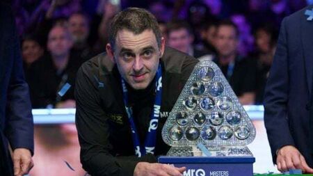 Ronnie O’Sullivan beats Ali Carter to land an eighth Masters title