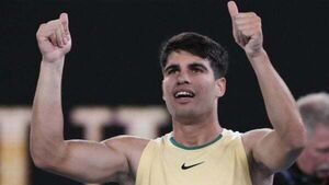 Carlos Alcaraz makes convincing return to Australian Open with straight-sets win