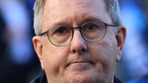 DUP set for crunch meeting over decision to return to Stormont