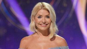 Holly Willoughby channels Mean Girls with Dancing On Ice outfit