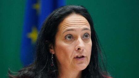 Minister says RTÉ board should remain ‘for now’ but report makes for ‘grim reading’