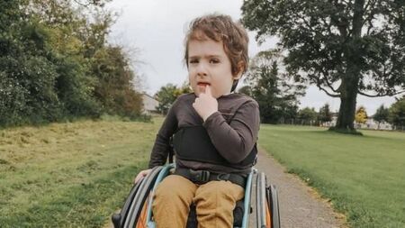 Father of boy (8) with severe scoliosis says son 'will die' unless he undergoes surgery