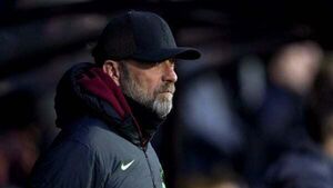 Jurgen Klopp says Man City threat means Liverpool feel need to win every match Jurgen Klopp says Man City threat means Liverpool feel need to win every match
