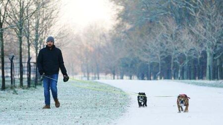 Band of heavy snow headed to Ireland and Britain later this week