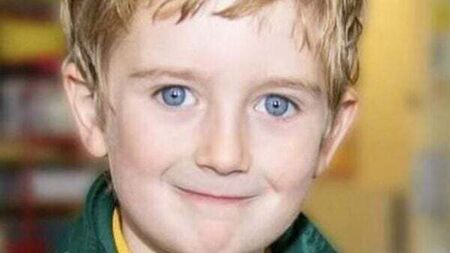 Minister pays tribute to boy (six) whose body was found in car