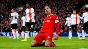 Virgil van Dijk admits Liverpool overcompensated in absence of injured stars