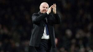 Sean Dyche admits points deduction may have psychological effect on Everton Sean Dyche admits points deduction may have psychological effect on Everton