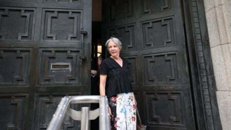 Timeline of calls made before minister’s TV interview and RTÉ chair’s departure