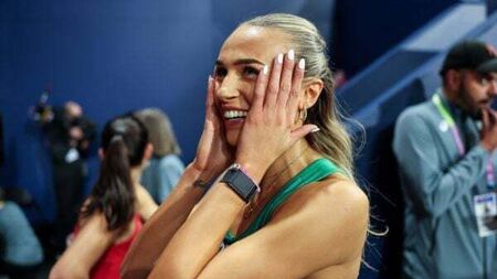 World Indoor Athletics: Sharlene Mawdsley qualifies for 400m semi-finals in Glasgow