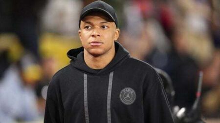 Kylian Mbappe heads for stands after half-time exit in draw with Monaco