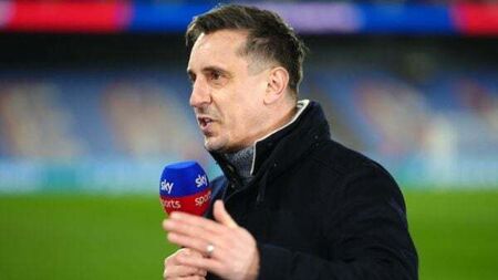 Gary Neville hits out at Premier League over lack of new EFL funding agreement