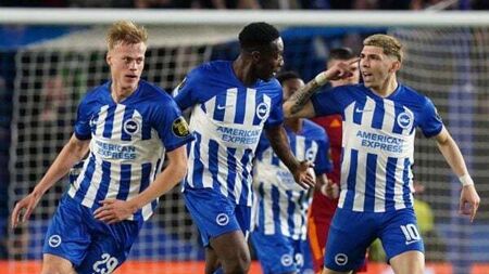 Danny Welbeck strike not enough for Brighton to overturn Roma deficit