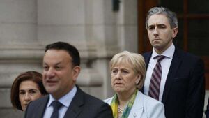 Fine Gael leadership: Donohoe and Humphreys join non-runners, Harris support gains steam Fine Gael leadership: Donohoe and Humphreys join non-runners, Harris support gains steam