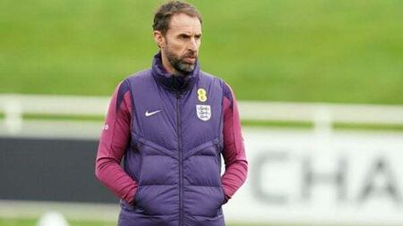 Gareth Southgate won’t entertain other job offers while England chase Euro glory