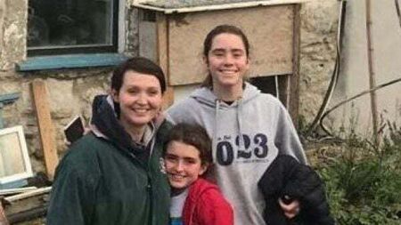 Tributes paid to 'three beautiful, kind, loving, caring ladies' killed in Mayo crash