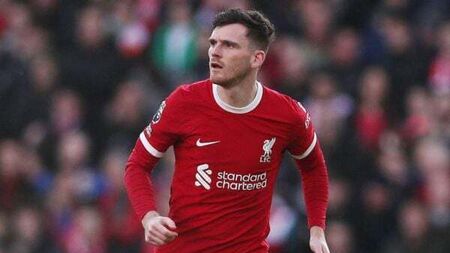 Jurgen Klopp says Liverpool assessing Andy Robertson injury ‘day by day’