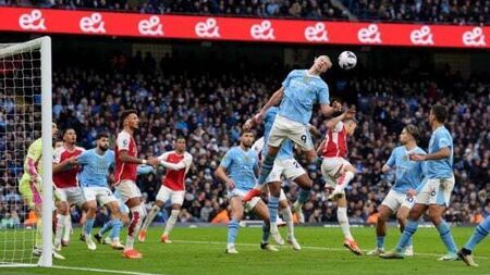 Man City and Arsenal play out Etihad stalemate as Liverpool take over top spot