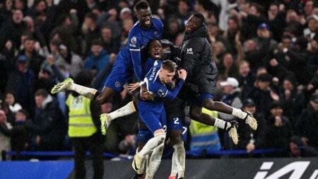 'No other sport does this': Pundits enthralled by Chelsea v Man Utd thriller