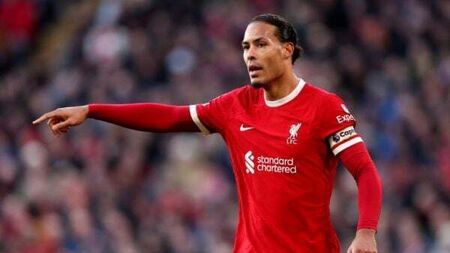Virgil van Dijk keen to spread ‘calmness’ at Liverpool during title run-in